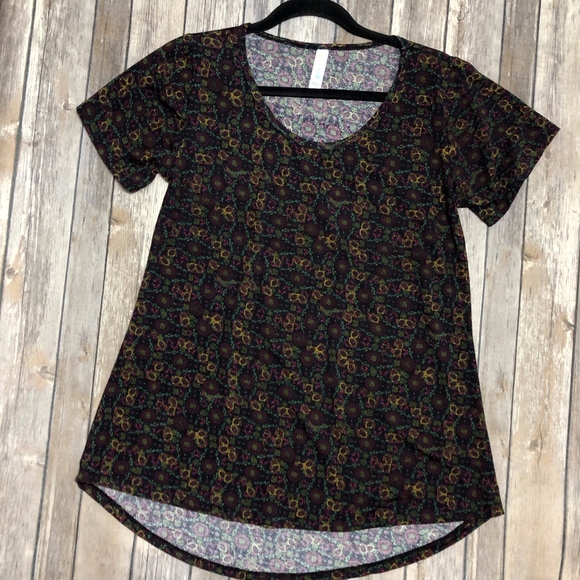 ♦️2/$30 Floral LuLaRoe Classic T - Picture 1 of 7